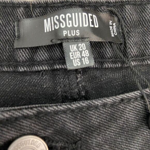 Missguided Plus Mom Jeans With Bleach Side Panel Black Size 16 - Picture 2 of 11